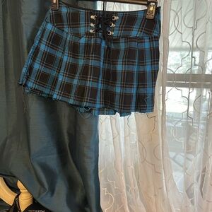 Horoscopes Gothic Plaid Raw hemmed skirt